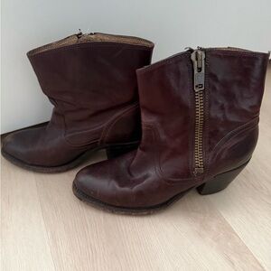 Frye Leslie Ankle Boots Shoes Sz 7 Reddish Brown Leather Side Zipper Western